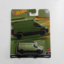 Hot Wheels Premium 1:64 Mercedes-Benz Sprinter