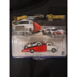 Hotwheels Premium Team Transport 1:64 '66 Porsche 906 Carrera 6, Carry On