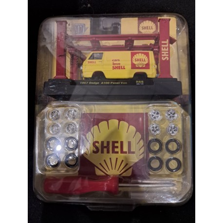 M2 Machines 1:64 1967 Dodge A100 Panel Van