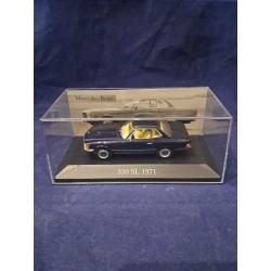 IXO Models 1:43 Mercedes-Benz 350 SL 1971
