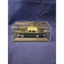 IXO Models 1:43 Mercedes-Benz 220 SE 1959