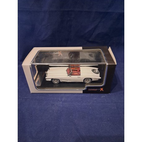 Premium X 1:43 Strutz Blackhowk Convertible 1971