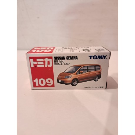 Tomica 1:67 Nissan Serena