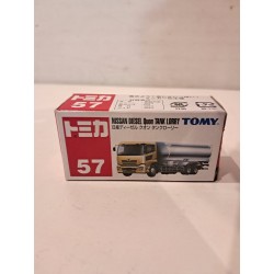 Tomica Nissan Diesel Quon Tank Lorry