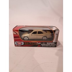 Motor Max 1:64 Toyota Comry
