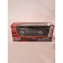 Motor Max 1:64 2000 Chevrolet Suburban