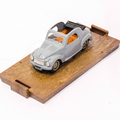 Brumm 1:43 Fiat 500 C Topolino 1949-1955