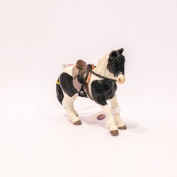 papo Cavalo (Pony with Saddle)