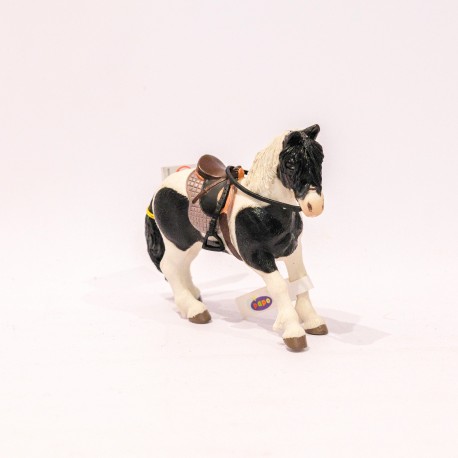 papo Cavalo (Pony with Saddle)