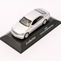IXO Models 1:43 Toyota Crown 2005 Silver