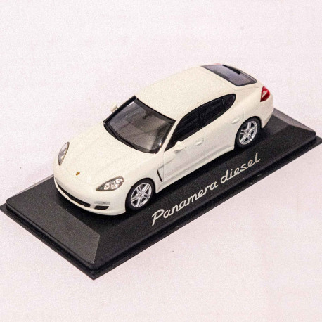 Minichamps 1:43 Porsche Panamera Diesel