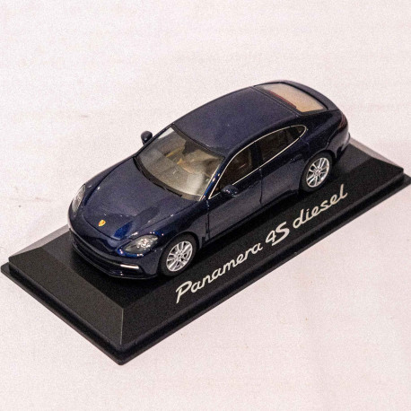 Minichamps 1:43 Porsche Panamera 4S Diesel